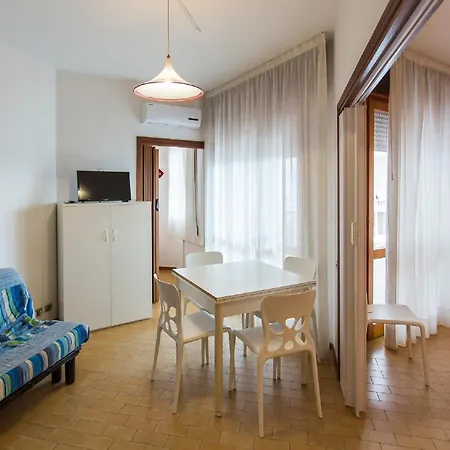 Apollo Hotel 3*
