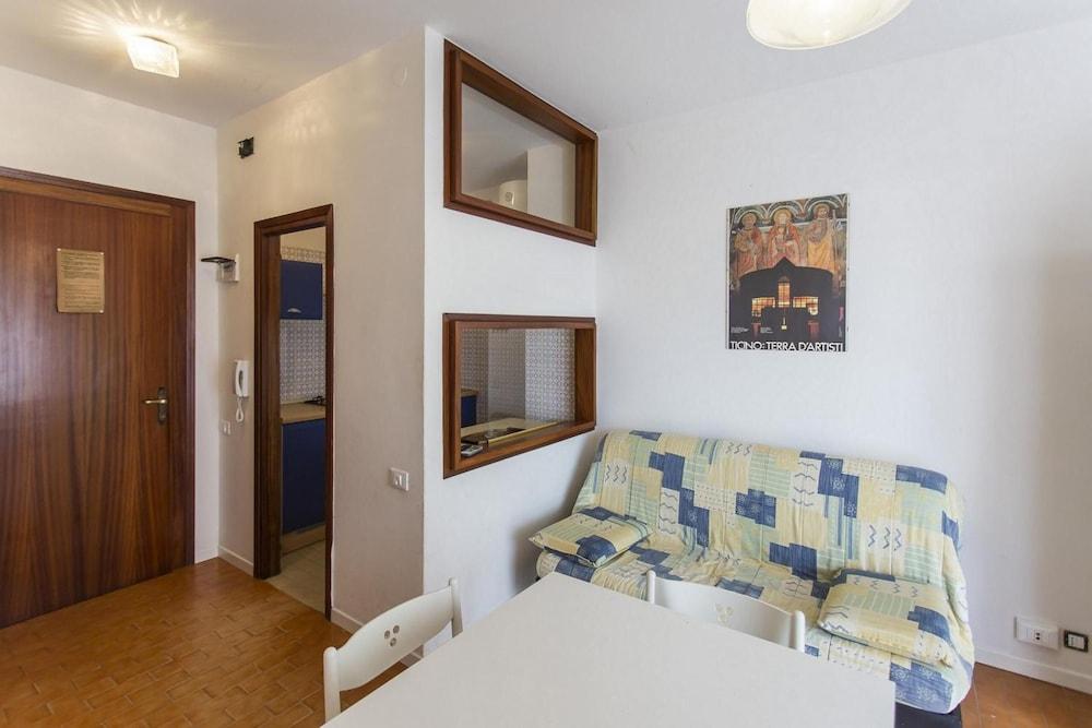 Hotel Apollo 3*