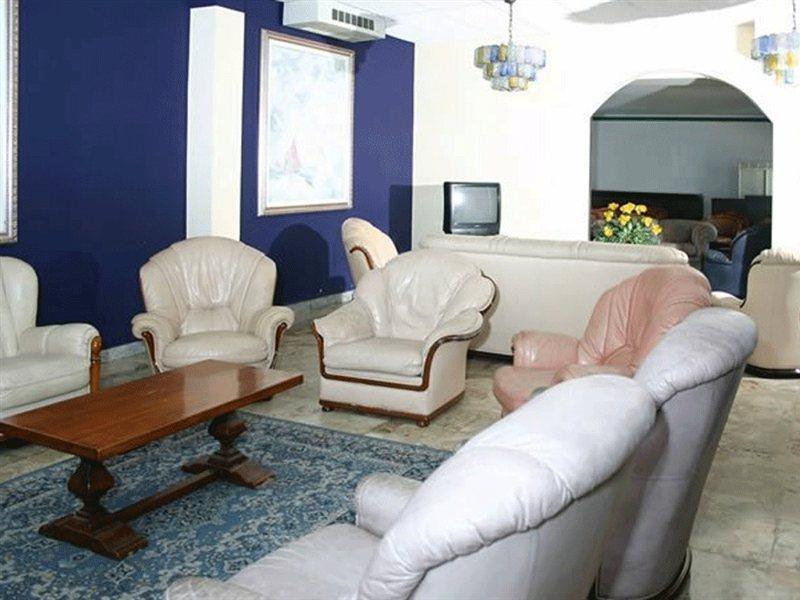 Hotel Apollo 3*