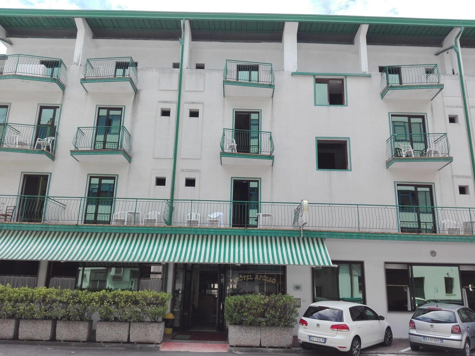 Hotel Apollo 3*