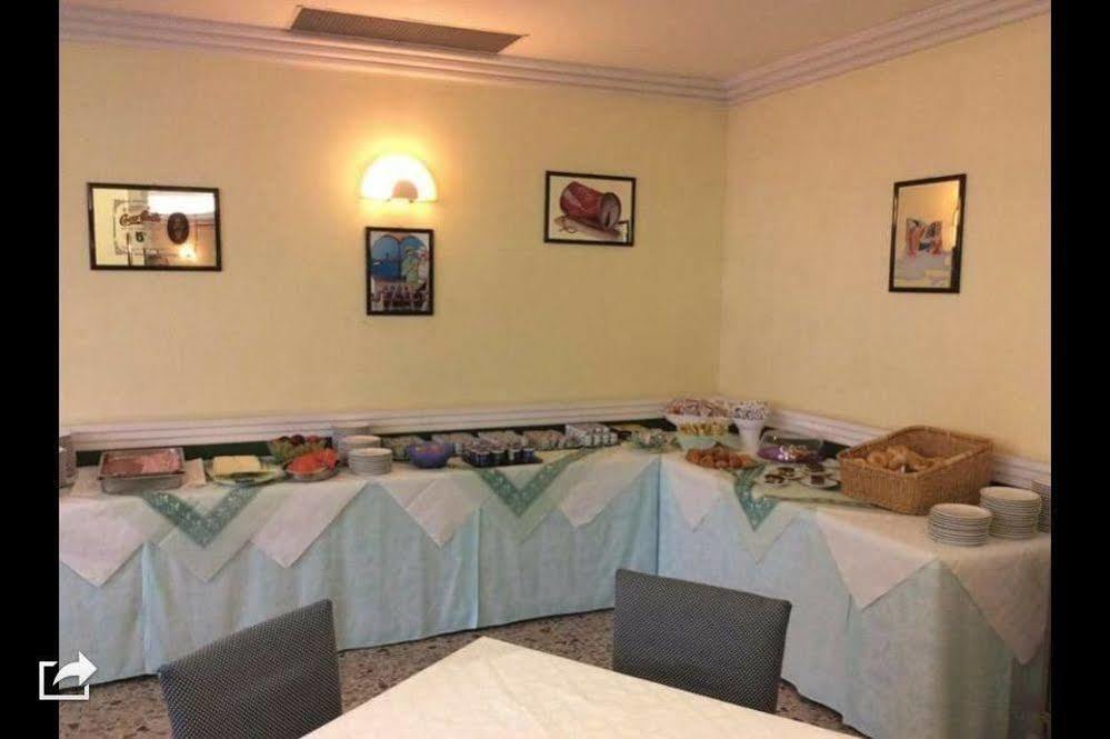 Apollo Hotel 3*